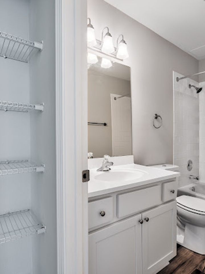 commercial contracting services in Glendale, WI